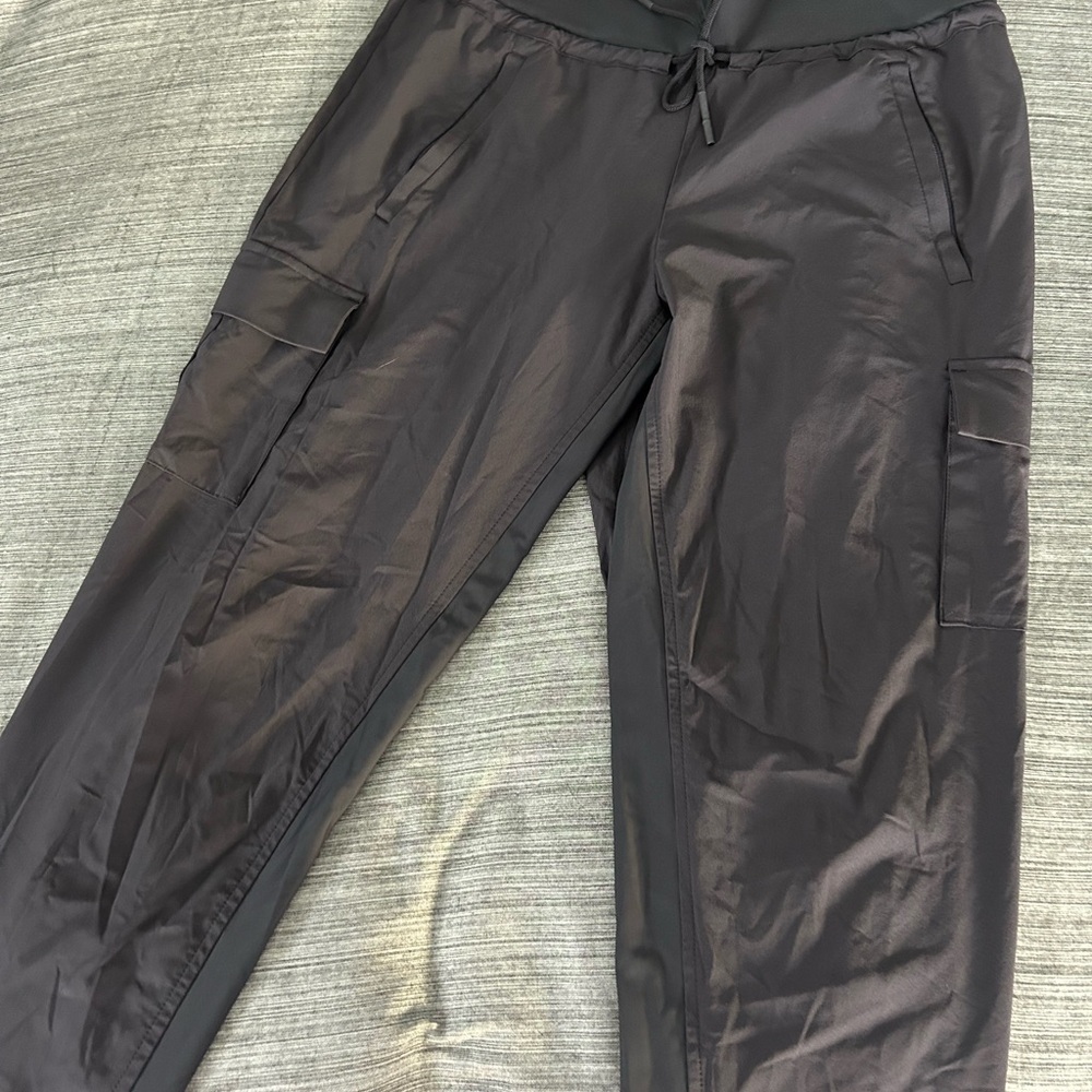 Athleta Women’s Dark Gray Cargo Pants